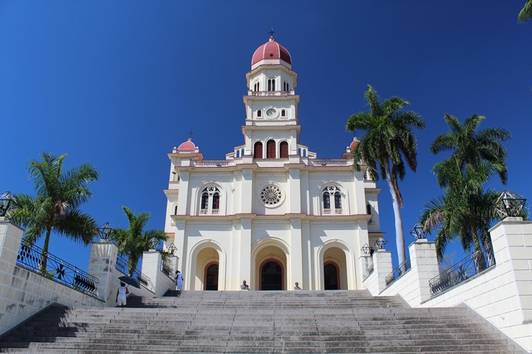 Bedevaartsplek Basiliek El Cobre -  ca. 30 kilometer buiten Santiago de Cuba,